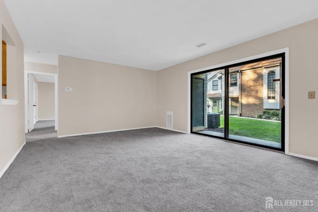 2101 Bayhead Drive, Parlin, NJ 08859