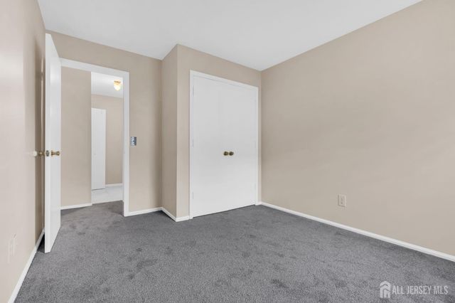 2101 Bayhead Drive, Parlin, NJ 08859