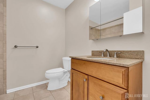 2101 Bayhead Drive, Parlin, NJ 08859