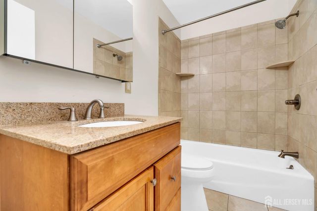 2101 Bayhead Drive, Parlin, NJ 08859