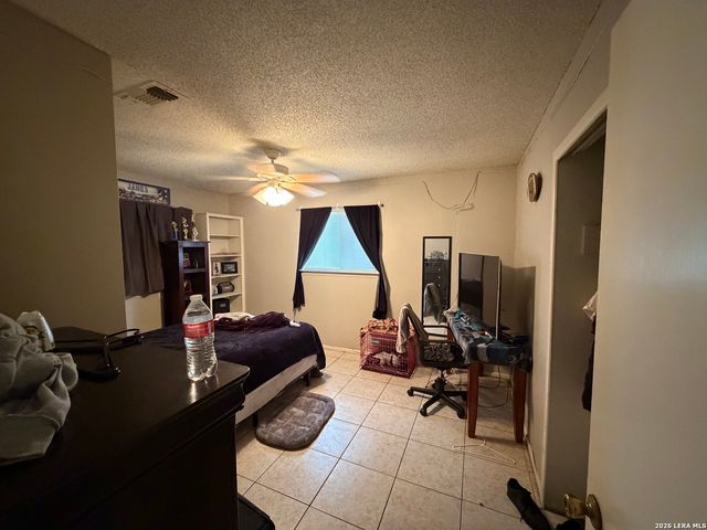 5014 BINZ ENGLEMAN RD, San Antonio, TX 78219