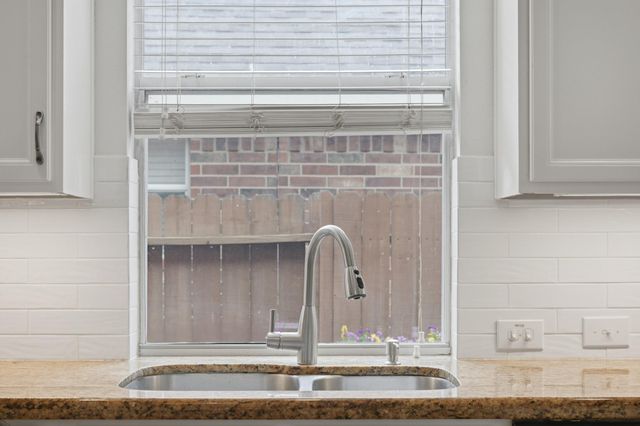 306 River Briar Lane, Richmond, TX 77406