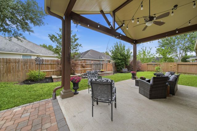 306 River Briar Lane, Richmond, TX 77406