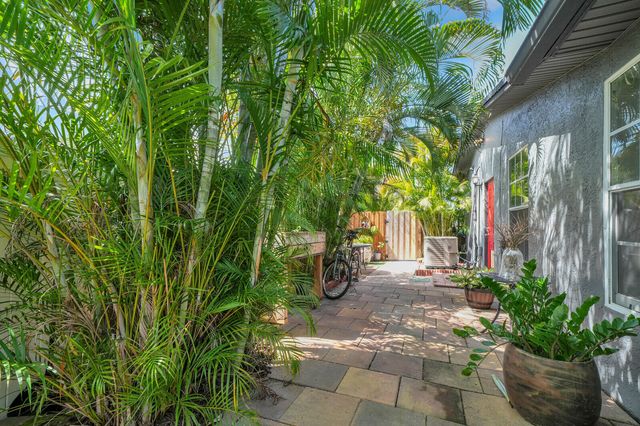 910 NE 23rd Court, Pompano Beach, FL 33064