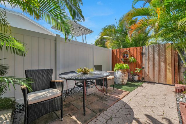 910 NE 23rd Court, Pompano Beach, FL 33064
