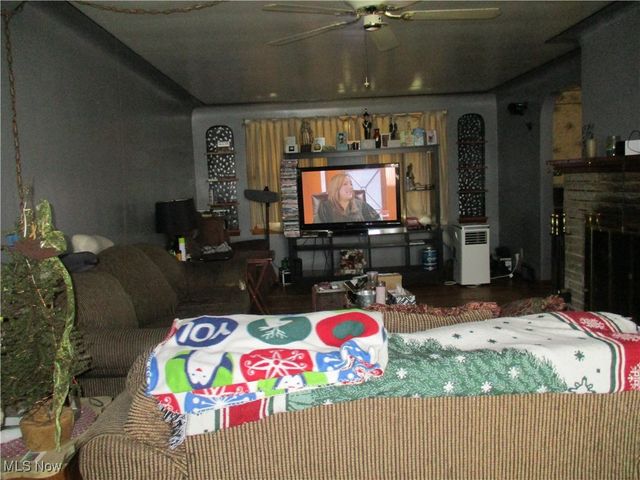 414 Parkview Drive, Girard, OH 44420