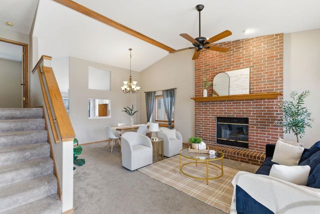 4340 N Eagle Lake Ct, Bel Aire, KS 67220