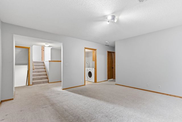 4340 N Eagle Lake Ct, Bel Aire, KS 67220