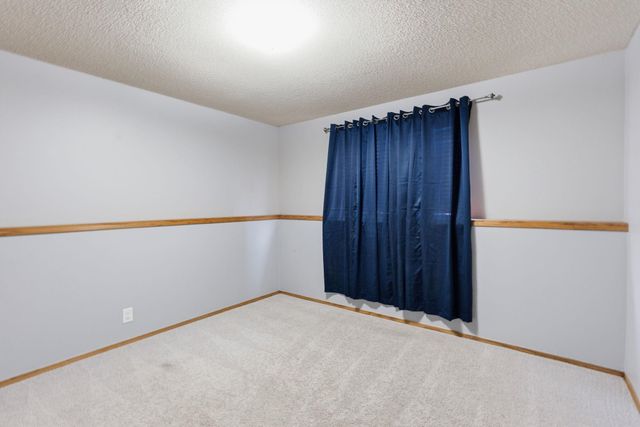 4340 N Eagle Lake Ct, Bel Aire, KS 67220