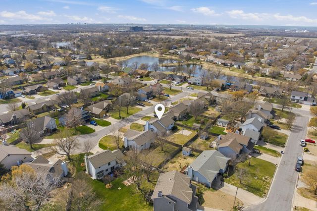 4340 N Eagle Lake Ct, Bel Aire, KS 67220