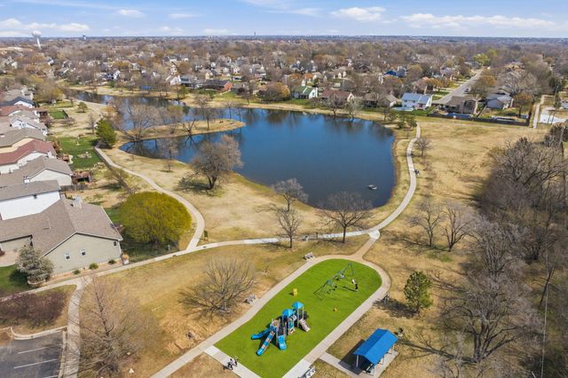 4340 N Eagle Lake Ct, Bel Aire, KS 67220