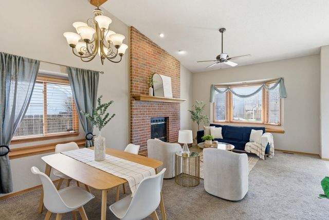 4340 N Eagle Lake Ct, Bel Aire, KS 67220