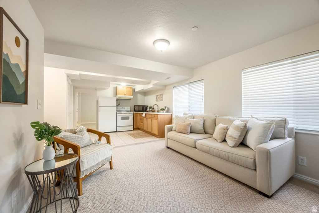 Image 11 of property listing at 1930 E ASPEN LEAF PL, Draper, UT 84020