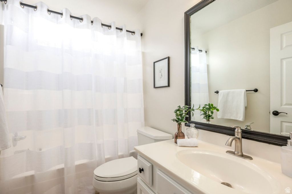 Image 26 of property listing at 1930 E ASPEN LEAF PL, Draper, UT 84020