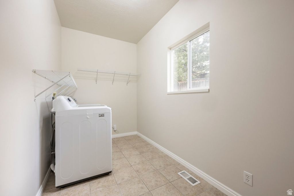 Image 33 of property listing at 1930 E ASPEN LEAF PL, Draper, UT 84020