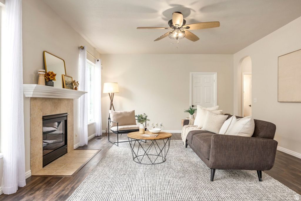 Image 5 of property listing at 1930 E ASPEN LEAF PL, Draper, UT 84020