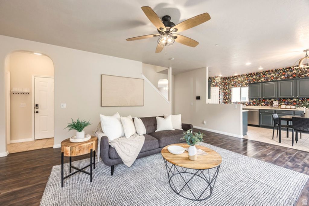 Image 6 of property listing at 1930 E ASPEN LEAF PL, Draper, UT 84020