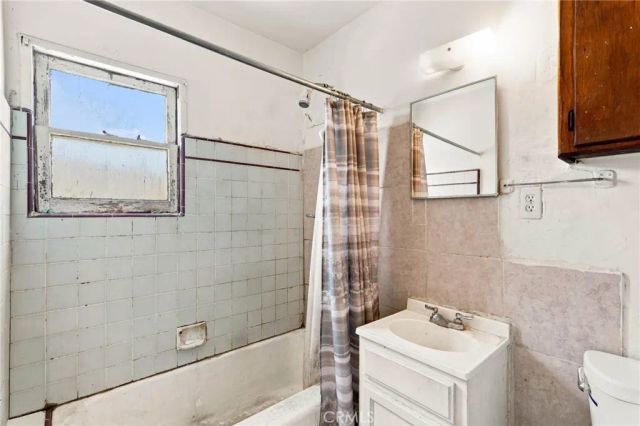 4630 E 52nd Place, Maywood, CA 90270