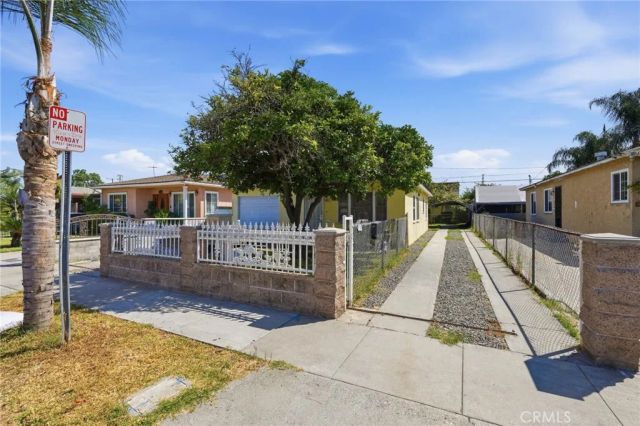 4630 E 52nd Place, Maywood, CA 90270