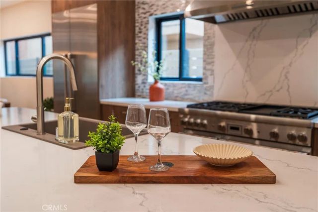 424 20th, Huntington Beach, CA 92648