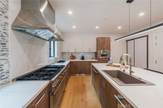 424 20th, Huntington Beach, CA 92648