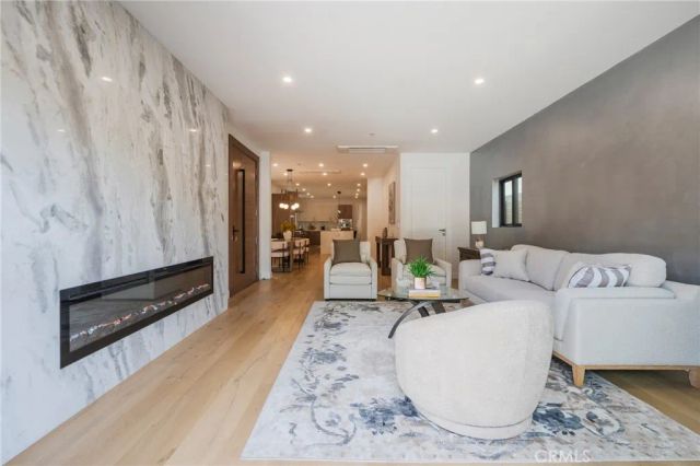 424 20th, Huntington Beach, CA 92648