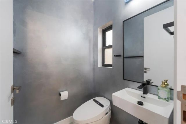 424 20th, Huntington Beach, CA 92648
