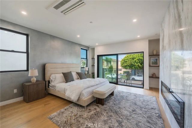 424 20th, Huntington Beach, CA 92648
