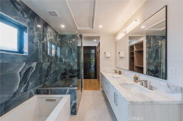 424 20th, Huntington Beach, CA 92648