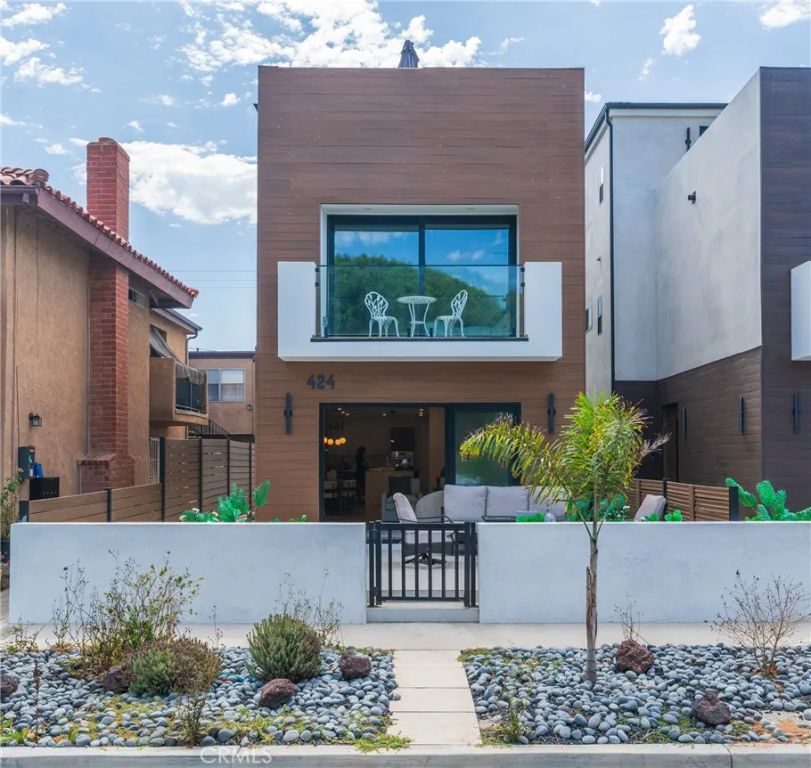 424 20th, Huntington Beach, CA 92648