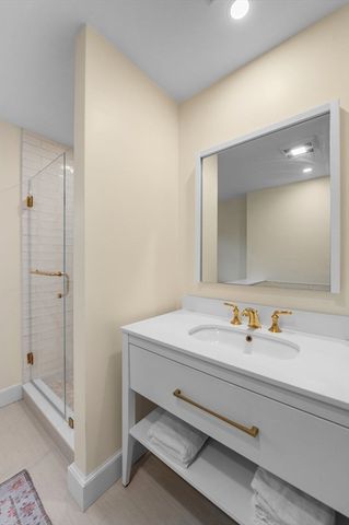 5 Beacon St, Danvers, MA 01923