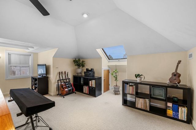 5 Beacon St, Danvers, MA 01923