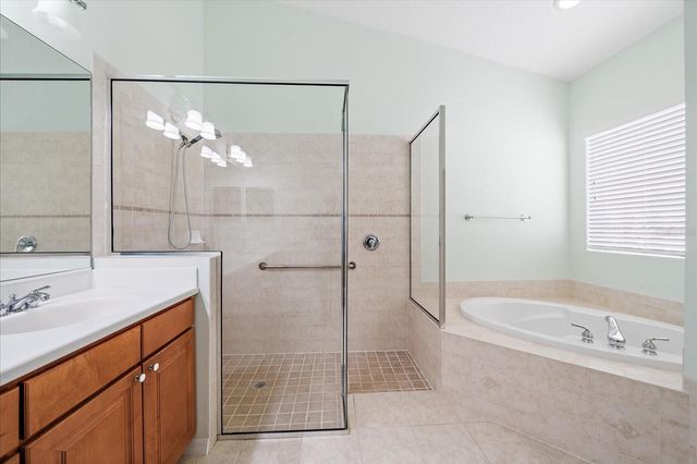 6476 ROOKERY CIRCLE, Bradenton, FL 34203