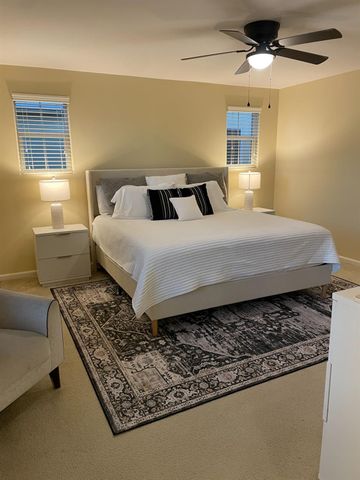 1523 N Strada Way, Clovis, CA 93619