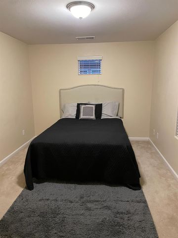 1523 N Strada Way, Clovis, CA 93619