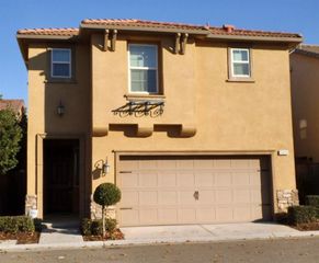1523 N Strada Way, Clovis, CA 93619