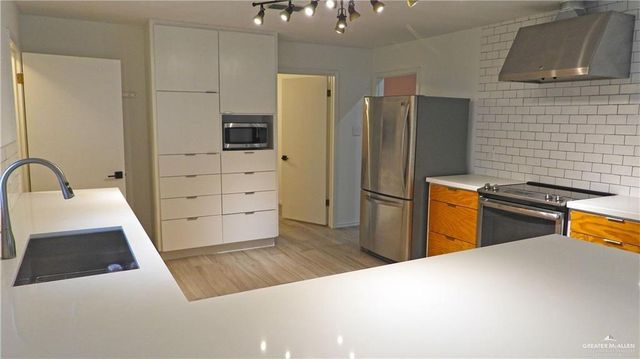 2301 Anacua Circle, Edinburg, TX 78539