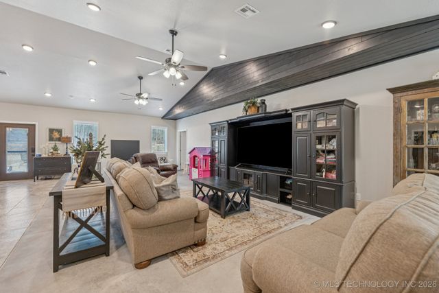 367315 E Country Club Boulevard, Cleveland, OK 74020