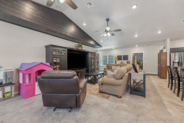 367315 E Country Club Boulevard, Cleveland, OK 74020