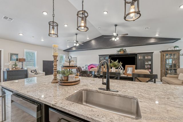 367315 E Country Club Boulevard, Cleveland, OK 74020