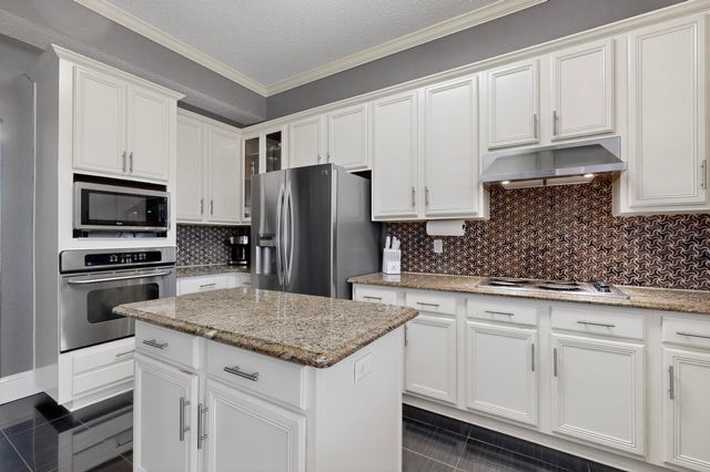 1271 Lone Star Boulevard, Talty, TX 75160