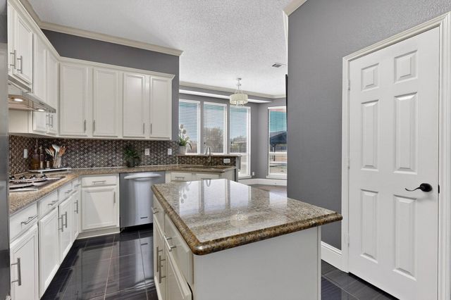 1271 Lone Star Boulevard, Talty, TX 75160