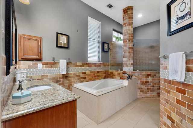 1271 Lone Star Boulevard, Talty, TX 75160