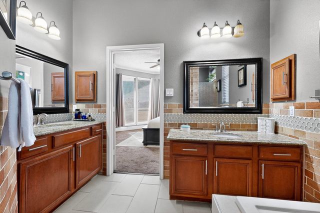 1271 Lone Star Boulevard, Talty, TX 75160