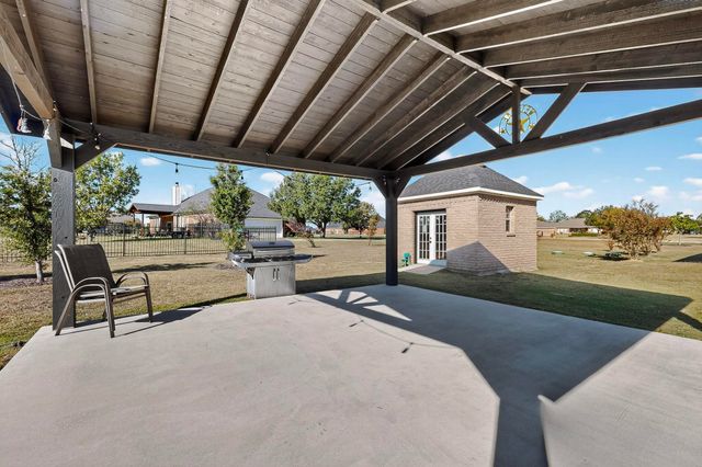 1271 Lone Star Boulevard, Talty, TX 75160