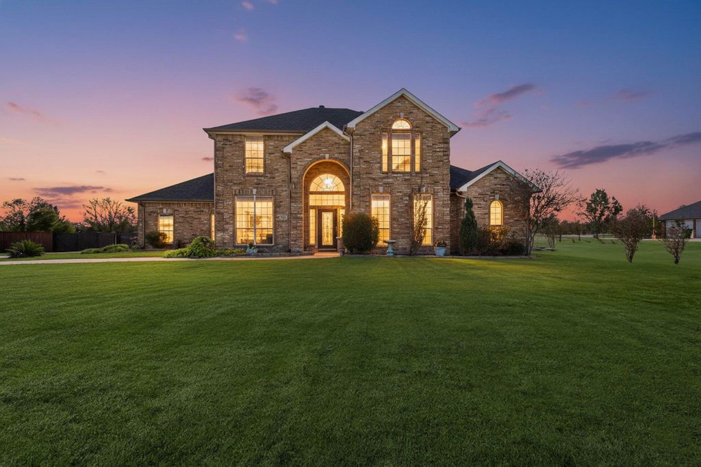1271 Lone Star Boulevard, Talty, TX 75160