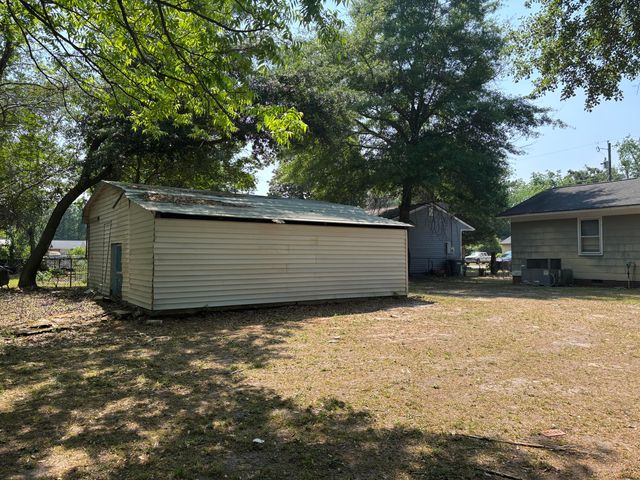 221 Cuttino Road, Sumter, SC 29150