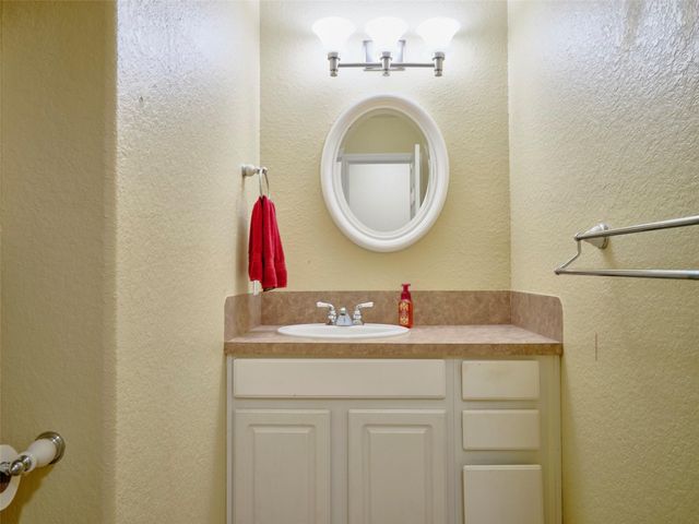 1817 Veranda Drive, West Columbia, TX 77486