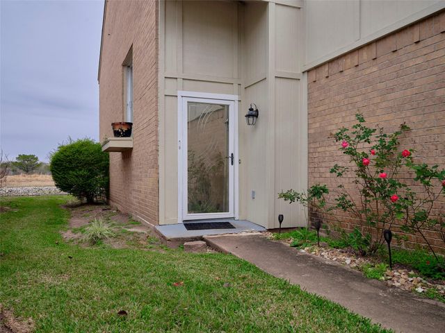 1817 Veranda Drive, West Columbia, TX 77486