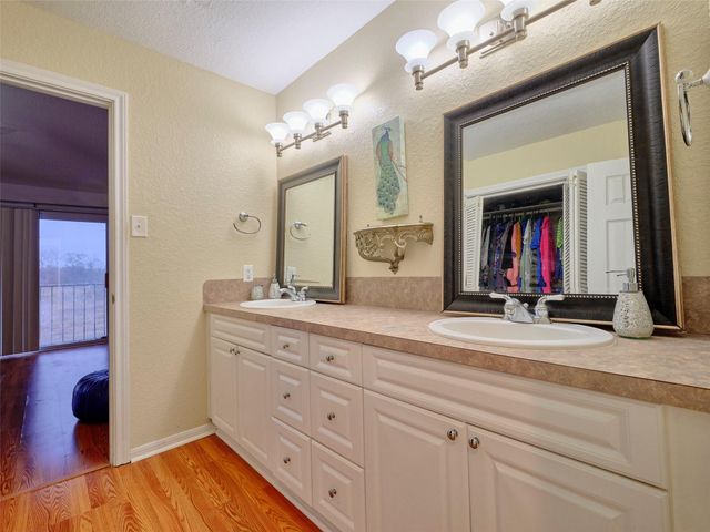 1817 Veranda Drive, West Columbia, TX 77486